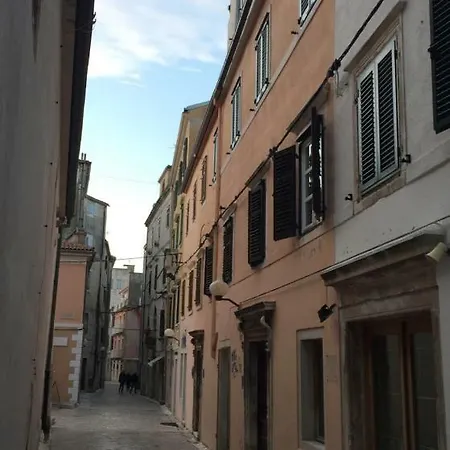 Studio Sunset 公寓 *